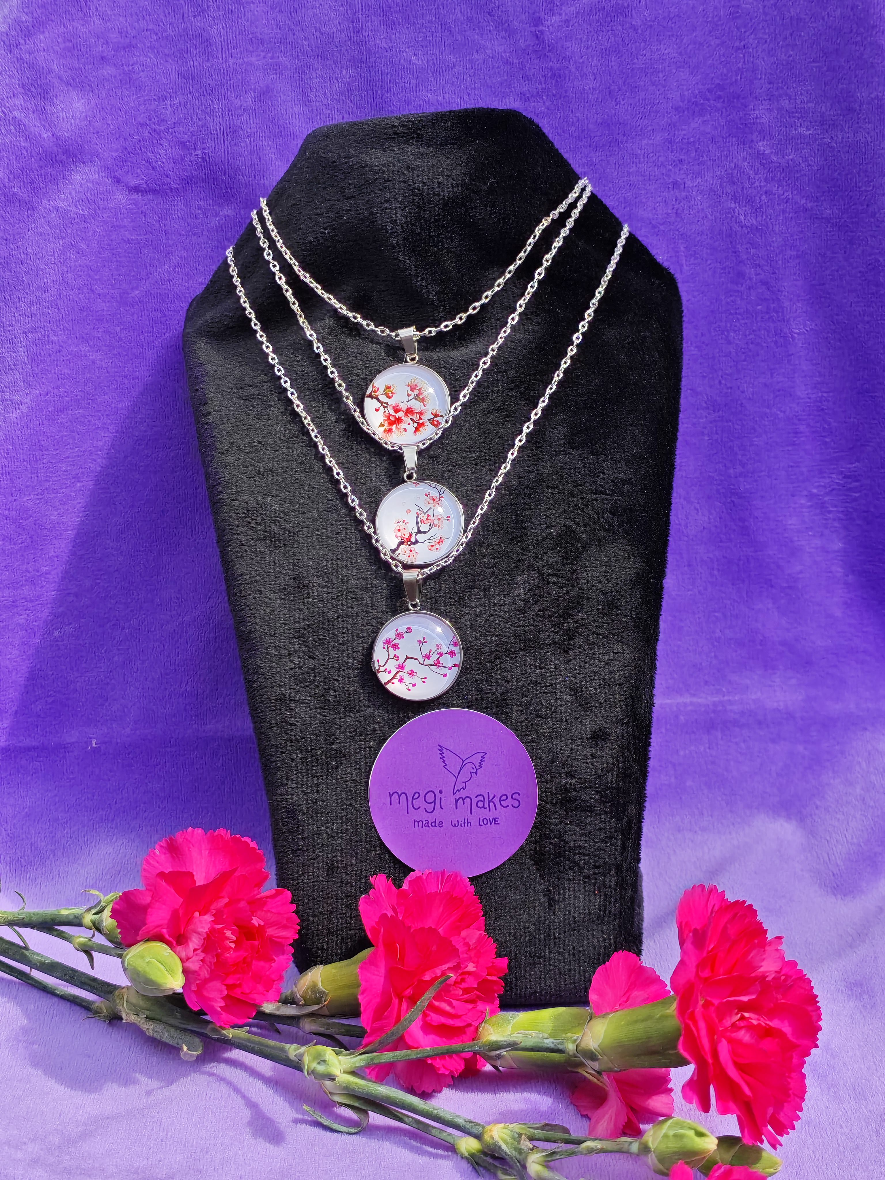 Necklaces Megimakes